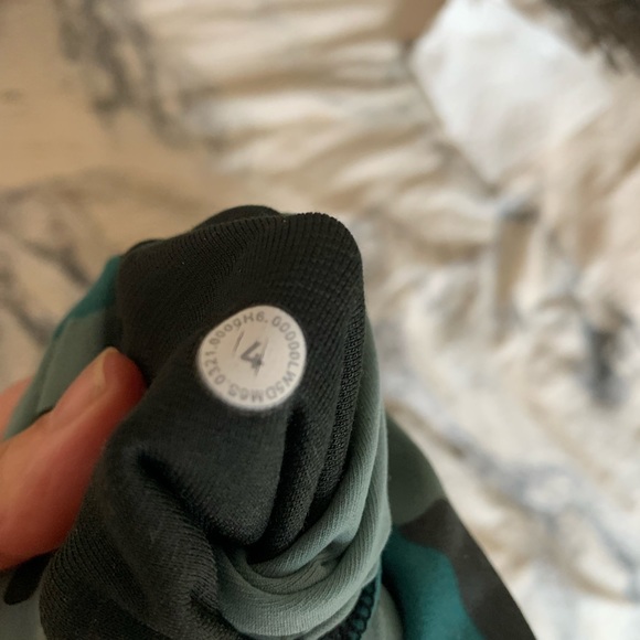 Turquoise camo aligns size 4 28 length - Picture 2 of 2